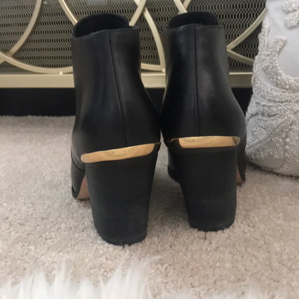 Gorgeous Cole Haan ankle Boots - Picture 4 of 7